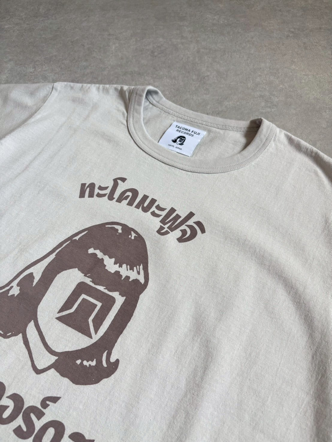 TACOMA FUJI RECORDS×ヤンガオ　 / タコマフジレコード  PHAHURAT MARKET TACOMA LS  designed by MOOLA / YANGGAO 【New Old Stock】