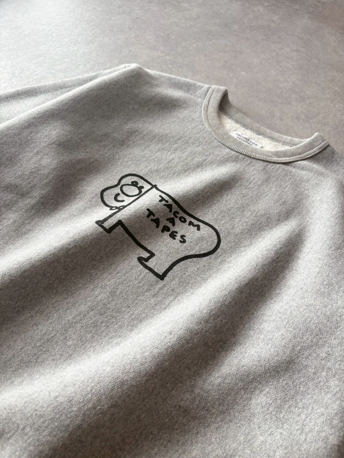 TACOMA FUJI RECORDS / タコマフジレコード  ”TACOMA TAPES SWEATSHIRT” designed by Tomoo Gokita【New Old Stock】